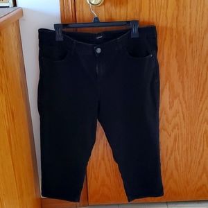 Reitmans Petite Black Jean Capri